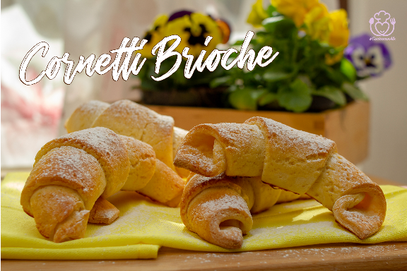 Cornetti Brioche, Come quelli Sfogliati, ma Facili e Veloci – Senza Glutine